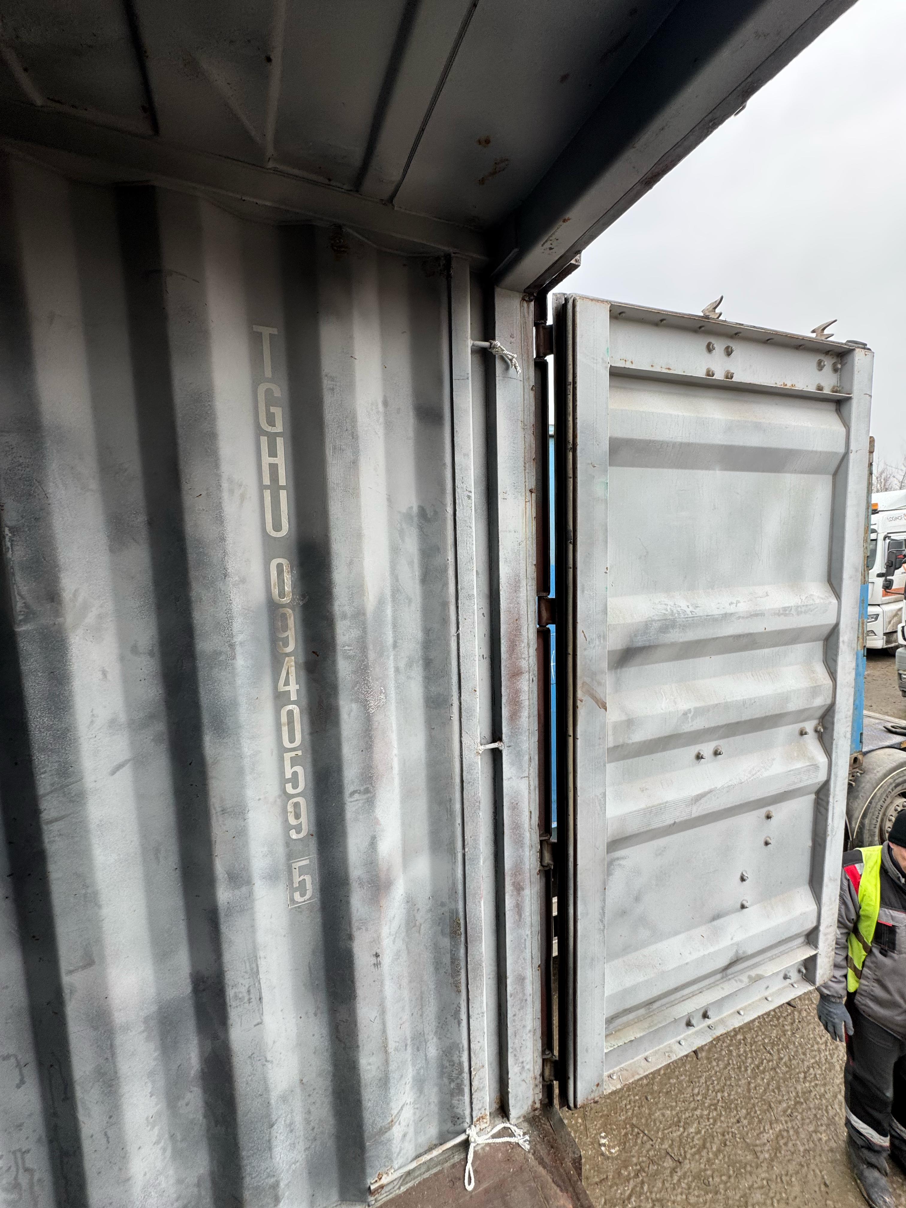 Морской контейнер TGHU0940595